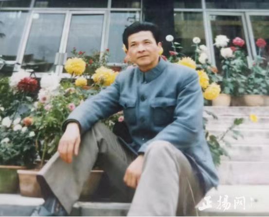 易爾康遺照2