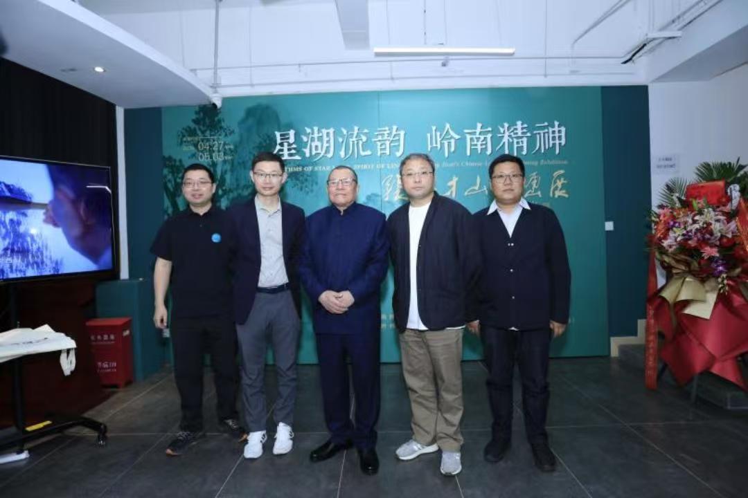 張際才老師與部分來賓合影留念