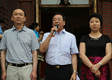 中俄友好協會秘書長宋敬武主任(中)致辭